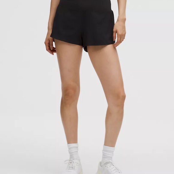 Lululemon Speed Up High-Rise Short 2.5" Size 6 Black - Picture 1 of 6